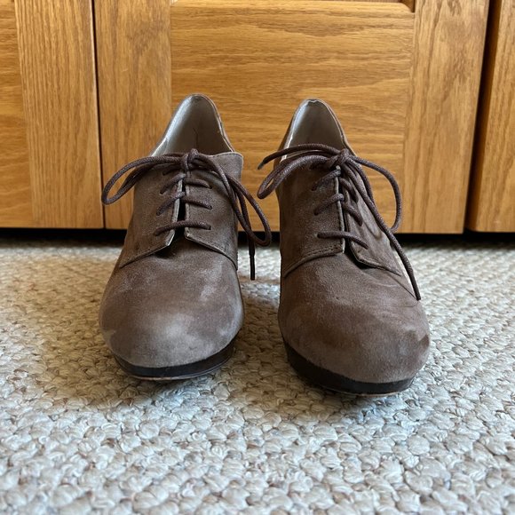 ADRIENNE VITTADINI - Pinehurst Lace-Up Bootie -- Excellent Condition - Picture 3 of 11